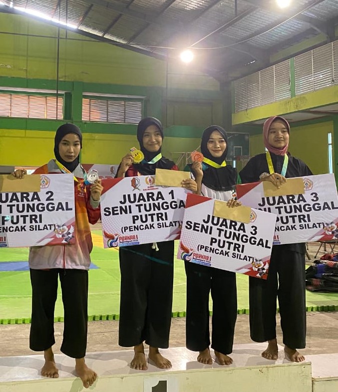 Spektakuler! Dewi Eka Setia Artanti Mahasiswa PJKR Unugiri Raih Juara 2 Seni Tunggal Putri di Porkab 1 Bojonegoro 2024