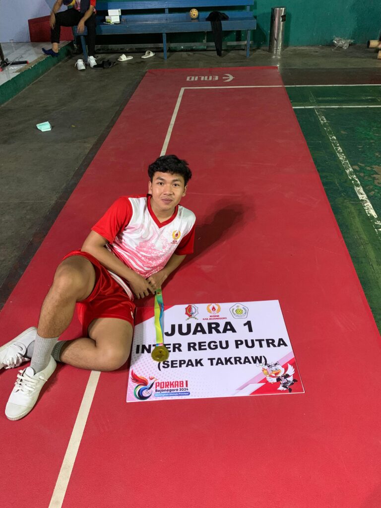 Selamat untuk Muhammad Alexandro, Mahasiswa PJKR Angkatan 2023, yang Raih Juara 1 Cabang Sepak Takraw!